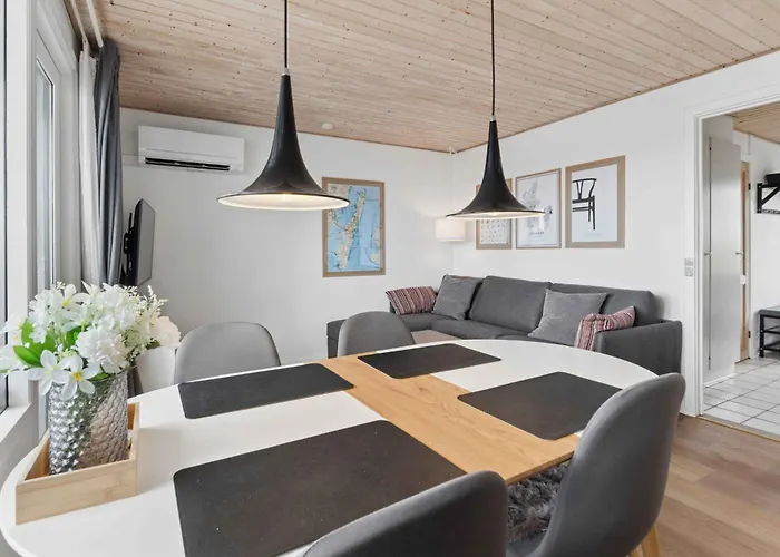 Cosy Small For 4 Persons Tranekær